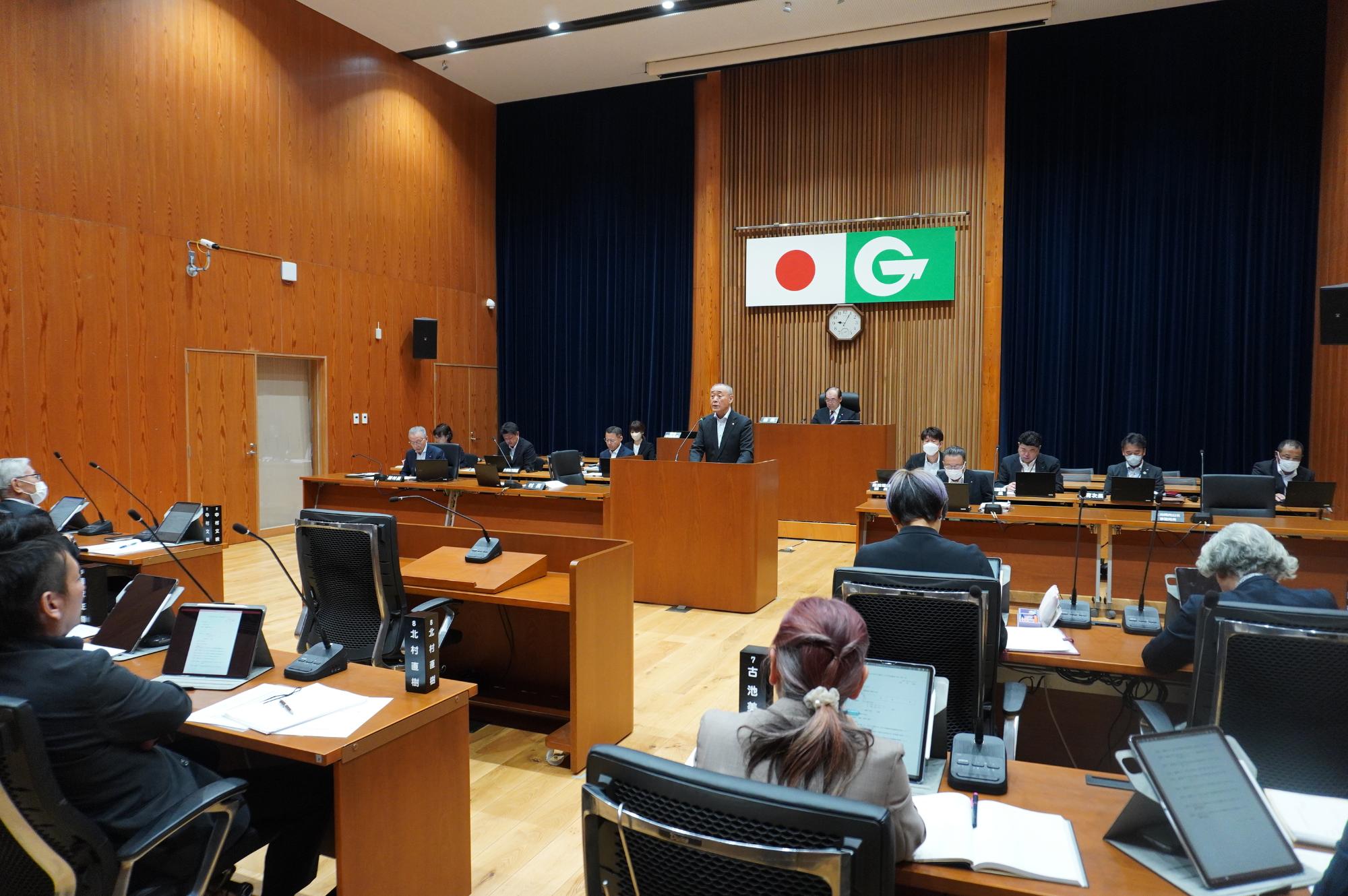 傍聴席からの議会風景